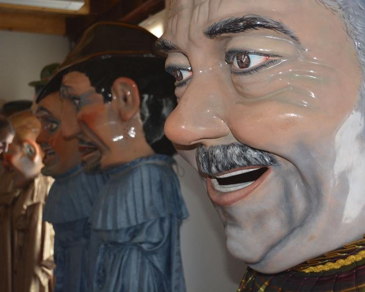 Gigantes y Cabezudos